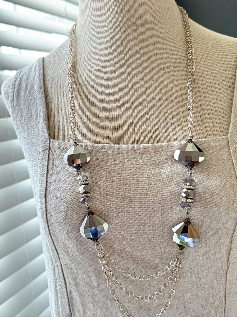 VTG Silver Tone Faceted Metallic Crystal Statement Necklace Multi Strand Chain